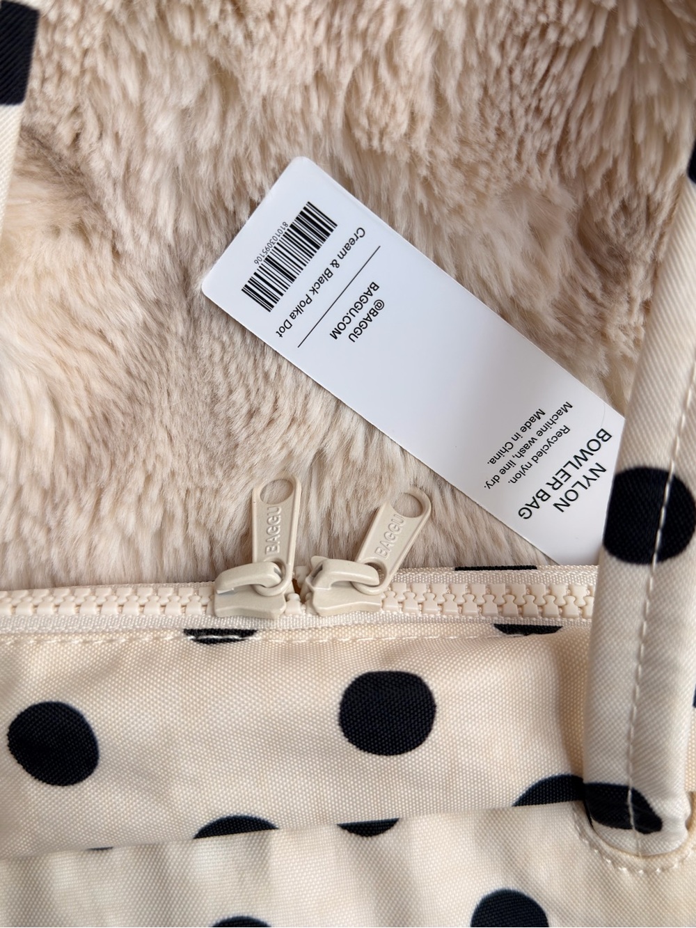 BAGGU Bowler Bag in Cream & Black Polka Dots |  UO Exclusive - Picture 3 of 4